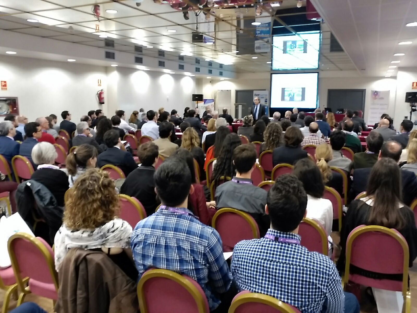 Asistentes conferencia Emilio Duró en Iberquimia 2016