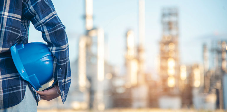 Trabajo aislado en la industria química: marco normativo y medidas de protección