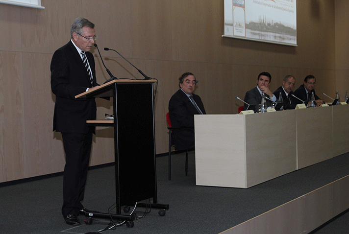 Antón Valero en su discurso ante la Asamblea General de Feique