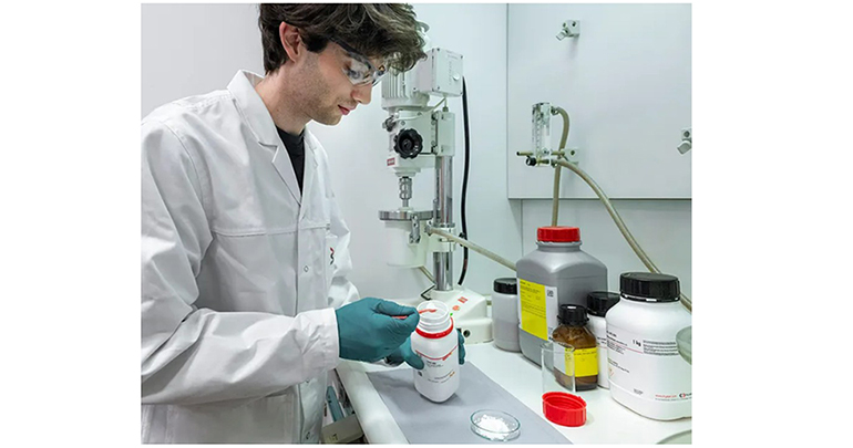 Investigadores de BAM desarrollan electrolitos sólidos especiales basados en superconductores iónicos de sodio