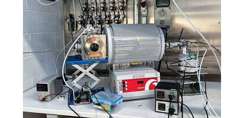 La Universidad de Cambridge crea un reactor que recicla el 99 % del gas para producir hidrógeno limpio y nanotubos de carbono sin CO2