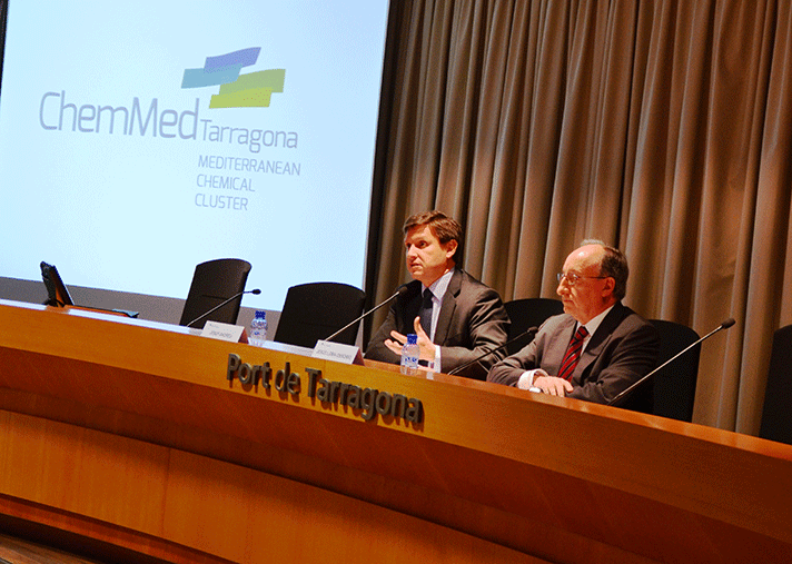 Jesús Loma-Ossorio, presidente de la Asociación Empresarial Química de Tarragona (AEQT) (derecha) y Josep Andreu, presidente de Port de Tarragona en la presentación de ChemMed Tarragona