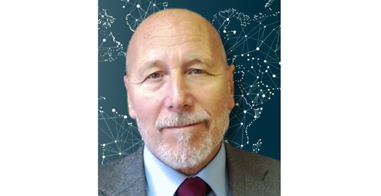 El COIIAR distingue a Mariano Sanz con su diploma de honor al mejor 