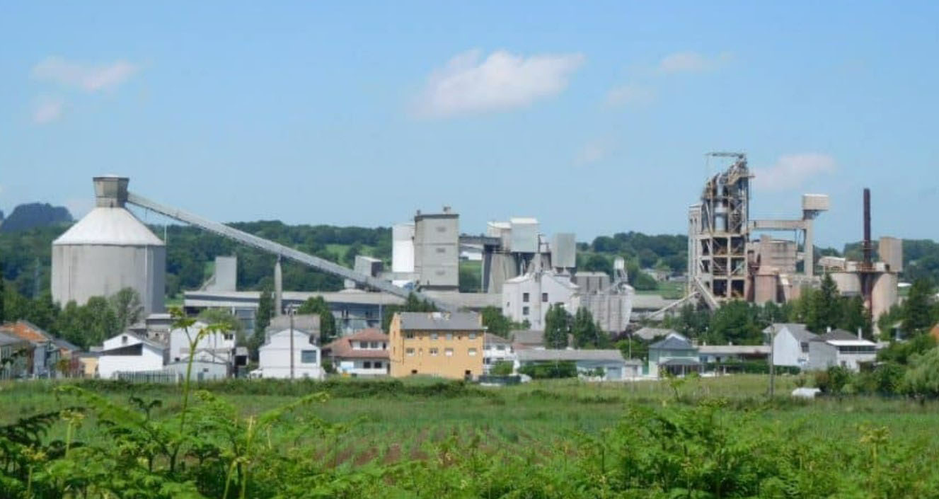 Colquiga concede su Premio Excelencia Química Empresarial de Galicia 2025 a la fábrica de cemento Oural