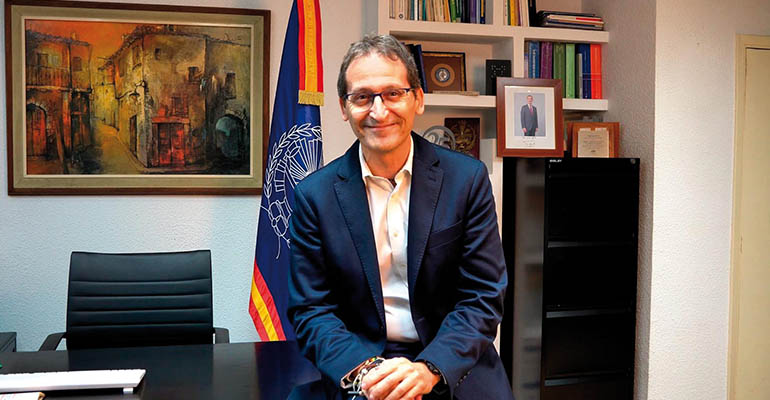 Entrevista a Ricardo Díaz, decano y presidente del Consejo General de Colegios Oficiales de Químicos de España