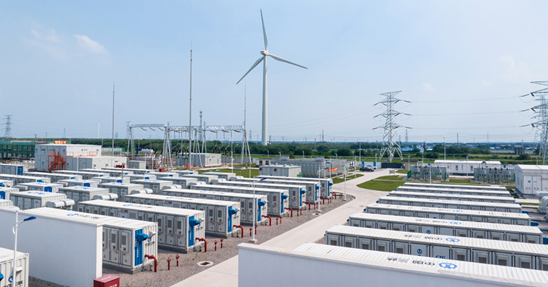 Por qué el auge en la instalación de sistemas de almacenamiento de energía en baterías potencia la infraestructura global