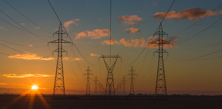 Por qué el auge en la instalación de sistemas de almacenamiento de energía en baterías potencia la infraestructura global