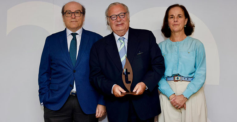 Tecnifuego nombra a Adrián Gómez presidente de honor