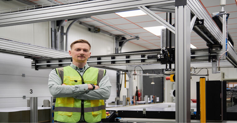 Robot lineal XXL automatizado para la carga de máquinas de impresión