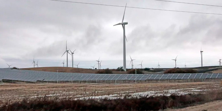 Moeve se plantea ampliar la producción de energías renovables con una nueva planta fotovoltaica en Jerez