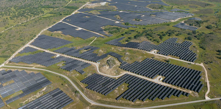 Plenitude refuerza su presencia en Castilla y León con el inicio de producción de la planta solar Villarino de 220 MW