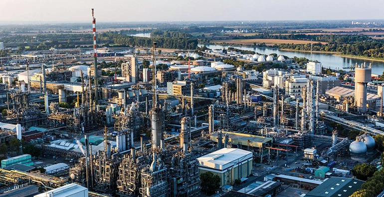 BASF eleva sus previsiones para 2026 tras aumentar los precios de sus productos químicos