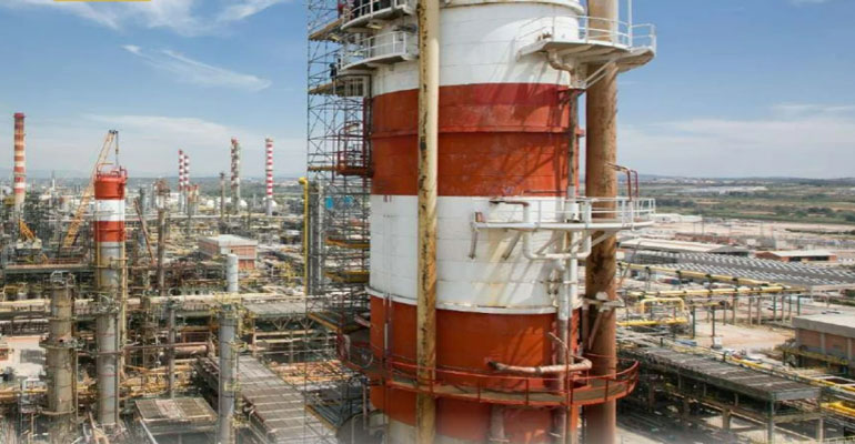 El complejo petroquímico de Repsol Tarragona produce por primera vez gasolina 100% renovable a escala industrial