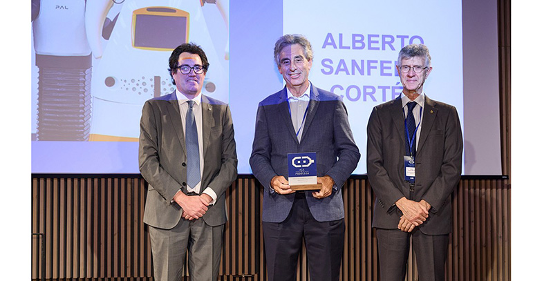 El robot quirúrgico Bitrack y Alberto Santfeliu, premios Nit de la Robòtica