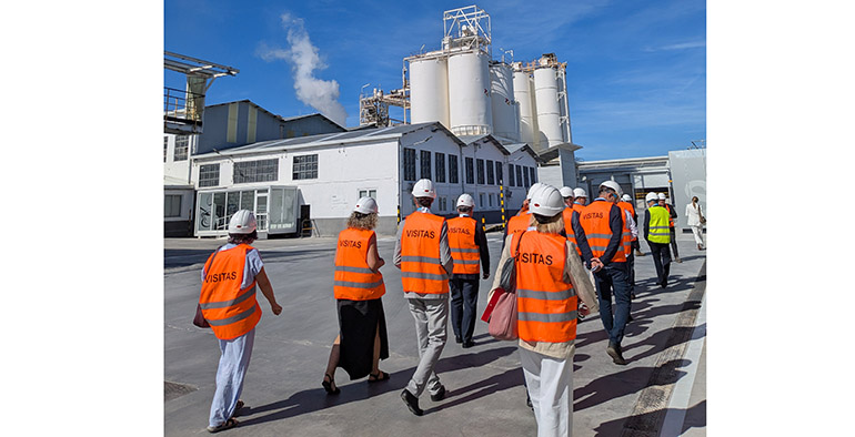 SIMAL celebra diez años en Grupo IQE reafirmando su compromiso con la industria y con Euskadi