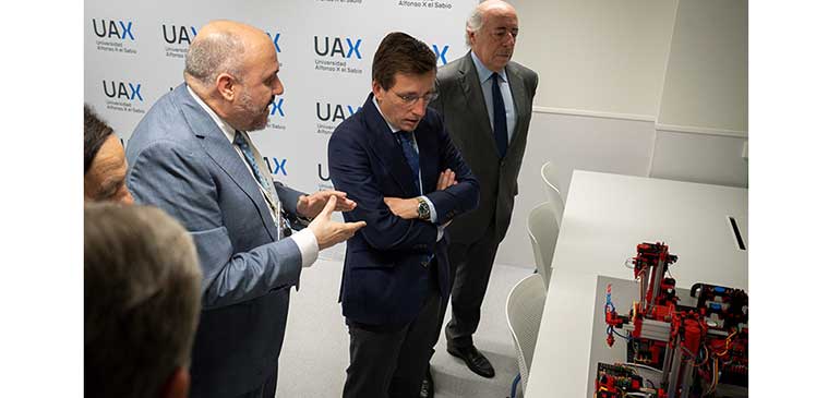 La UAX apuesta por la tecnología y la IA y anticipa las nuevas profesiones que demandarán las empresas
