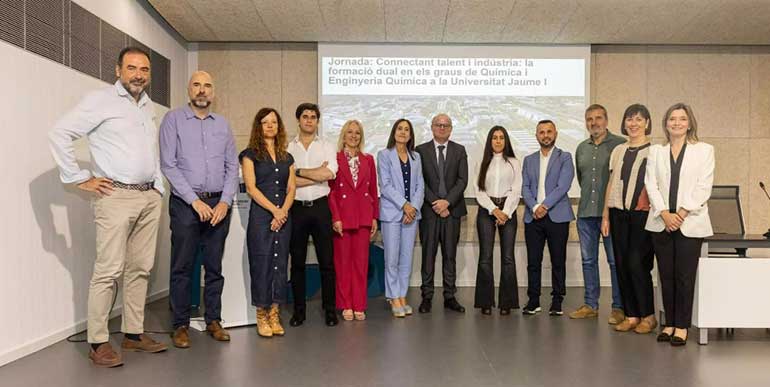 Los estudios de química dual se postulan para ser una referencia en la Universitat Jaume I