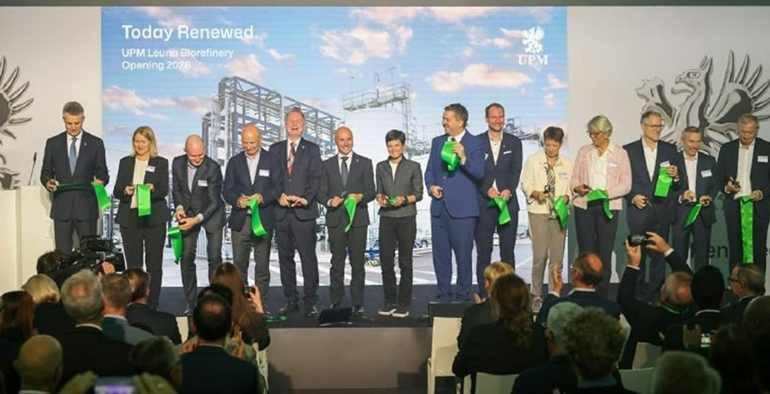 UPM inaugura en Alemania una biorrefinería de 1.370 millones de euros para producir químicos renovables