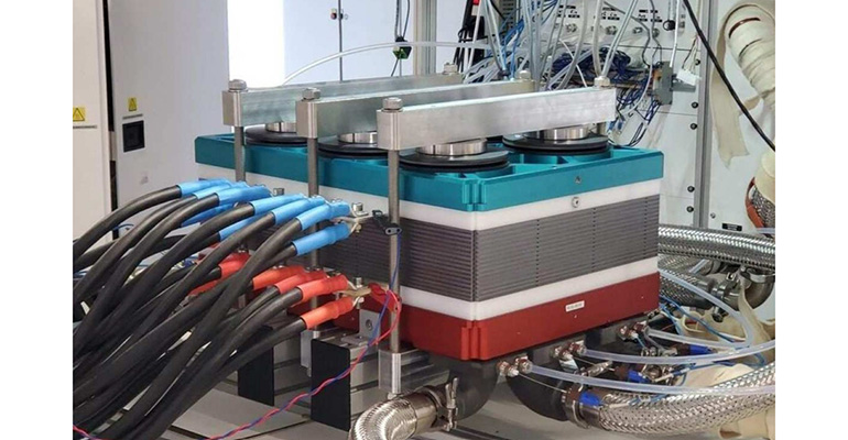 El centro de investigación ZSW desarrolla uno de los mayores stack de pilas de hidrógeno PEM para aplicaciones navales