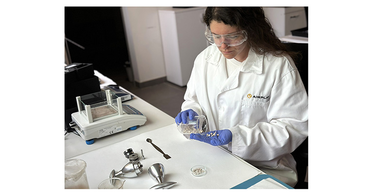 AIMPLAS incorpora microorganismos en productos de plasticultura biodegradables para el control de plagas en el campo 