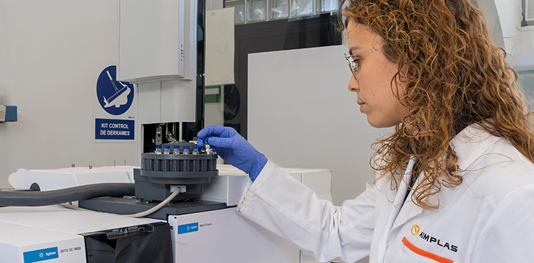 Control de emisiones en caucho reciclado: el papel del monitoreo de VOCs en la transición hacia una economía circular