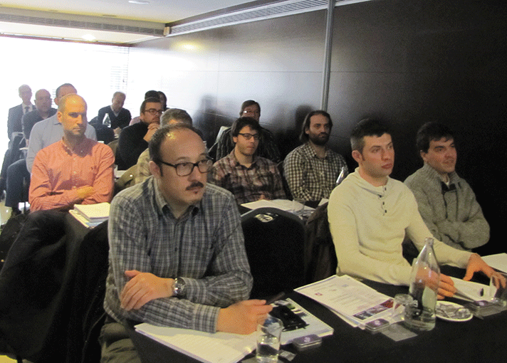 Asistentes a la jornada de mantenimiento del 2 de abril de 2014 en Barcelona
