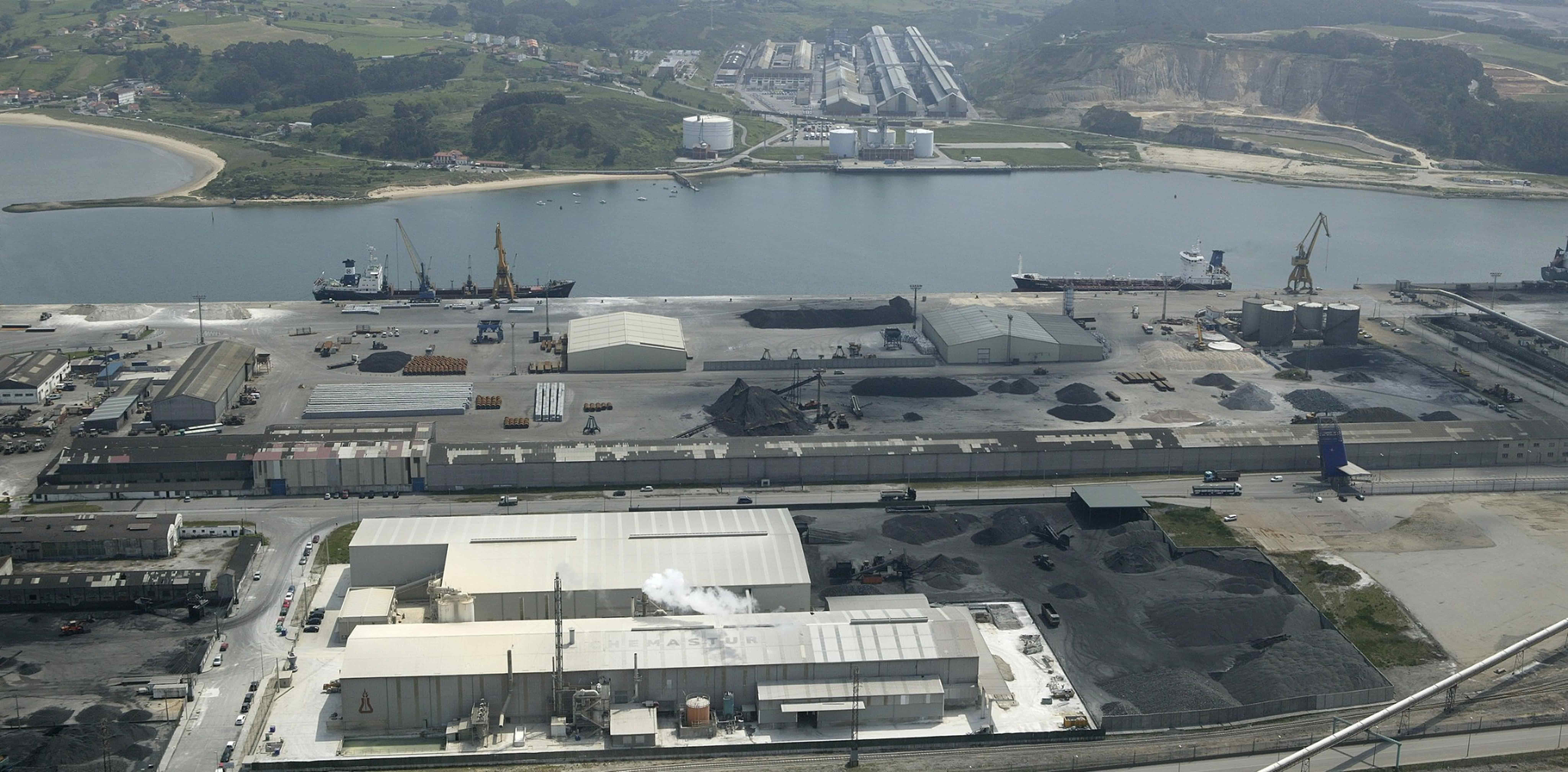 Asturiana de Fertilizantes invertirá más de 4,5 millones en su planta del Puerto de Avilés 