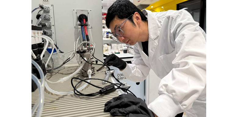 Científicos australianos crean un recubrimiento que genera hidrógeno usando agua de mar sin dañar los electrolizadores