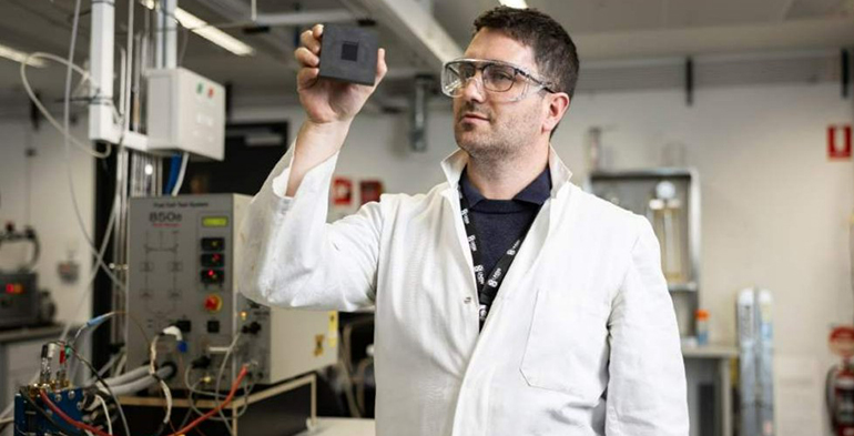 Científicos australianos crean pilas de hidrógeno más eficientes gracias a canales internos que eliminan agua acumulada