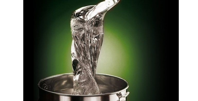 BASF lanza una nueva solución para botellas de PET reciclables sin etiquetas convencionales