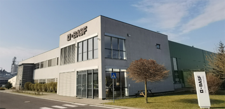 Bruselas autoriza con condiciones la compra del negocio de recubrimientos de BASF por Carlyle