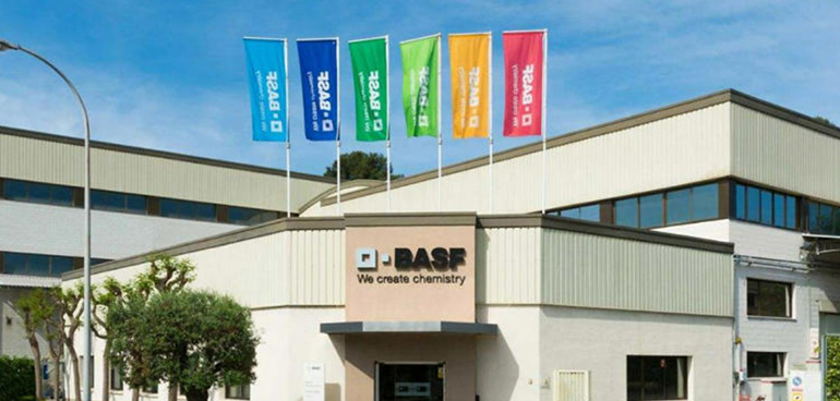 Basf cierra la venta de su negocio de recubrimientos a Carlyle por unos 7.700 millones de euros