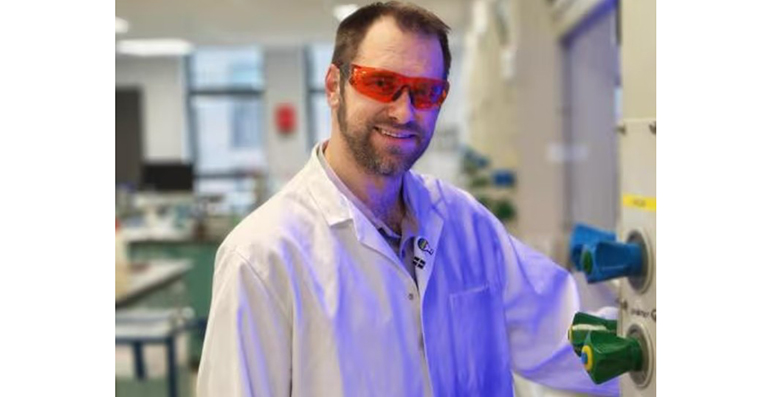 La Universidad de Bath crea un método para reciclar químicamente el acrílico, uno de los plásticos más usados