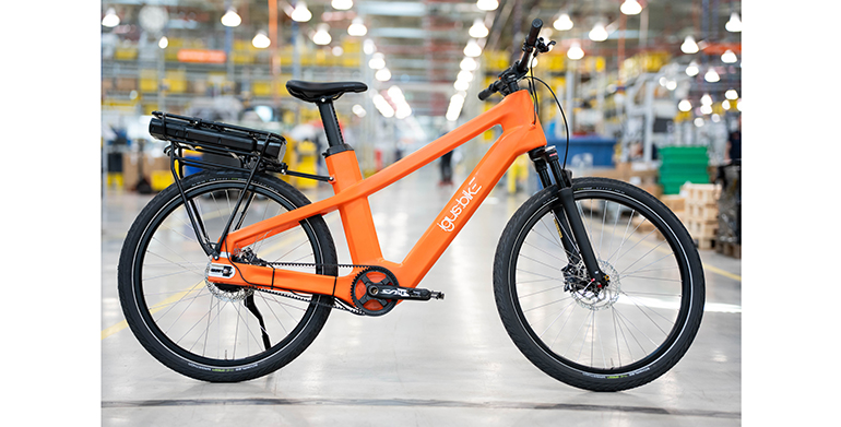 Bicicleta eléctrica fabricada con plástico reciclado de redes de pesca