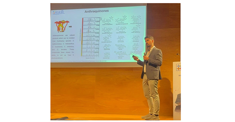La XL Bienal premia a Francisco Javier Rodríguez como Mejor Investigador Nobel de Química de Productos Naturales