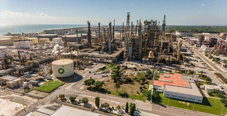 Bp obtiene el OK ambiental a su planta de hidrógeno verde de 25 MW para autoconsumo en la refinería de Castellón