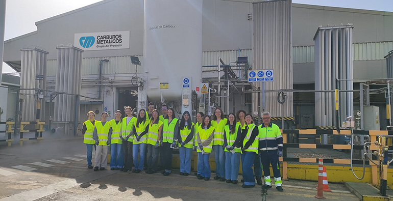 Carburos Metálicos acerca la industria de los gases medicinales a estudiantes de Farmacia de la Universidad de Sevilla