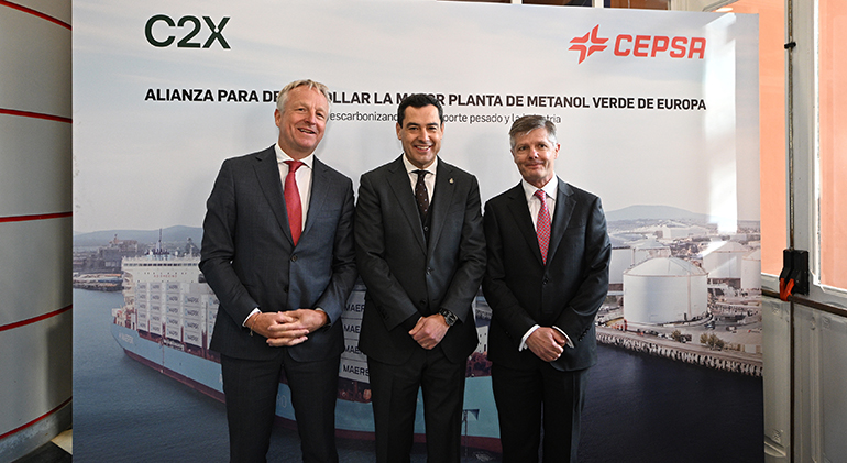Cepsa y C2X invertirán 1.000 millones en convertir al Puerto de Huelva en el principal hub de metanol verde de Europa