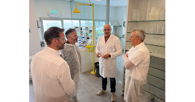 El vicepresidente segundo del Consell visita las instalaciones de Christeyns España en Ador