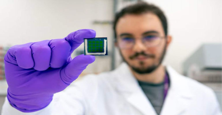 Desarrollan el ´espejo nanométrico´ para mejorar la eficiencia de células solares ultrafinas