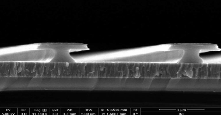 Desarrollan el ´espejo nanométrico´ para mejorar la eficiencia de células solares ultrafinas