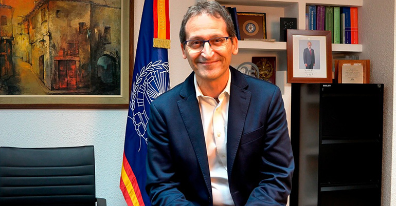 El Consejo General de Colegios Oficiales de Químicos reivindica la colegiación obligatoria ante el fraude académico