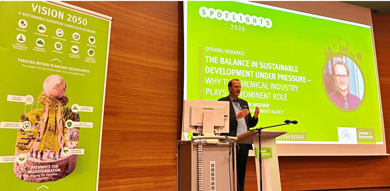 IndustriAll Europe y ECEG reclaman proteger las plantas químicas y reforzar el diálogo social