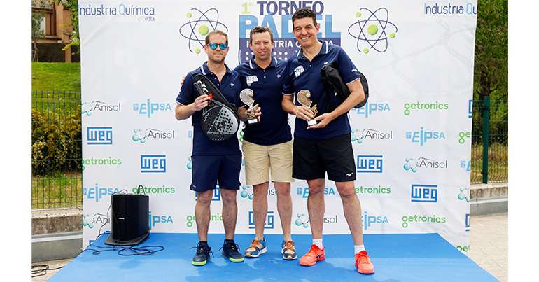 El equipo de Flowserve Spain se alza como campeón en el I Torneo de Pádel de Industria Química_5