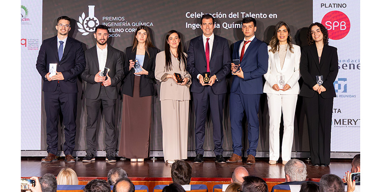Noemí Ferrer (Covestro), galardonada por su trayectoria profesional en los Premios Avelino Corma