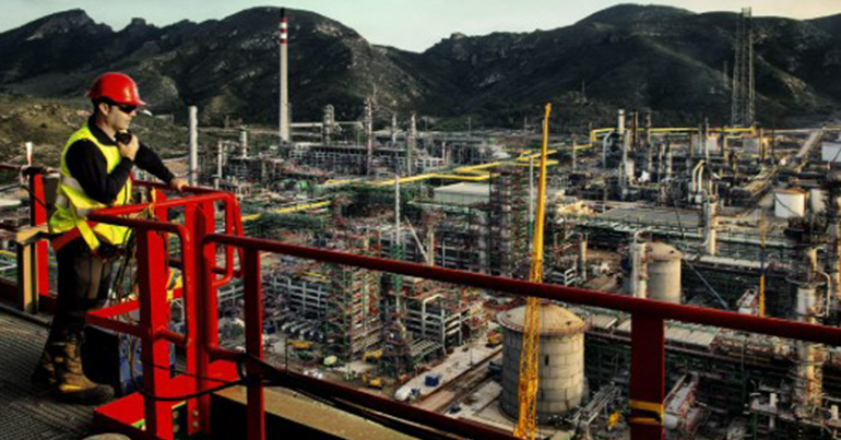Murcia lanza un curso intensivo de operario de planta química con prácticas remuneradas en las instalaciones de Repsol