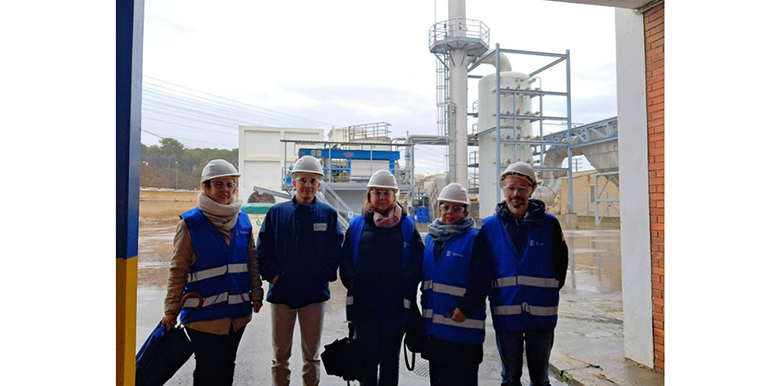 La fábrica de Ercros de Cerdanyola recibe la visita de expertas en I+D de la Universidad de la Habana