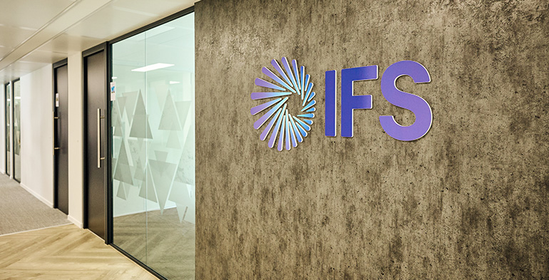 IFS adquiere TheLoops y lanza la primera plataforma de agentes de IA para operaciones críticas industriales