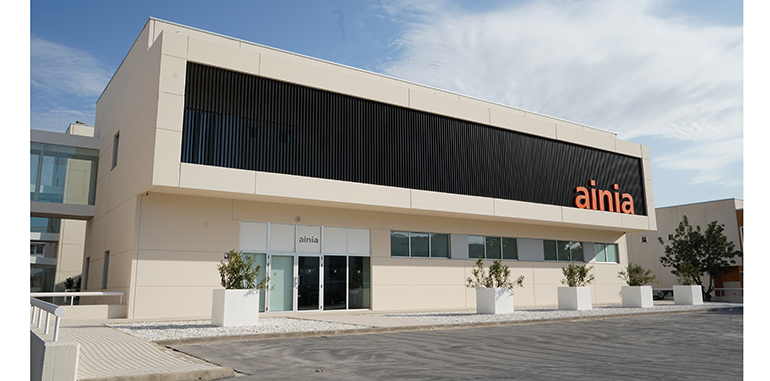 ainia-cumple-sus-objetivos-eleva-sus-ingresos-25-millones-en-2025