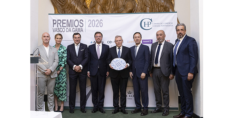 anton-valero-presidente-no-ejecutivo-ercros-recibe-premio-honorifico-joão-flores